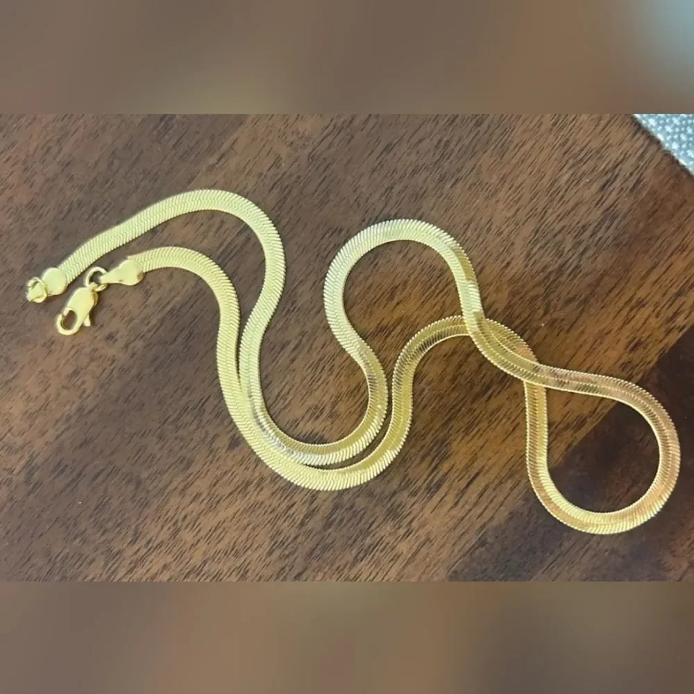 Herringbone 4mm golden necklace